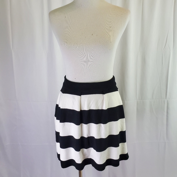 French Connection women's black white mini skirt - Picture 3 of 8